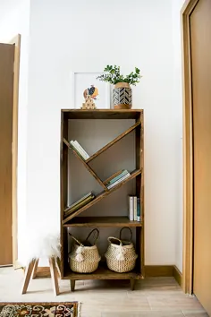 قفسه کتاب DIY با قفسه های زاویه دار |  با هدف