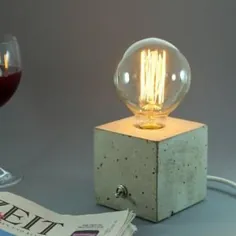 لامپ آویزان؟  چراغ رومیزی؟  cubo / arco!  لامپ بتونی