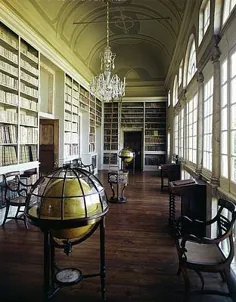 کتابخانه کاخ مارکیز فرانتیرا نوشته پدرو ای گوئررو