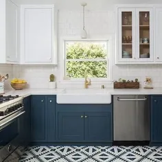 کابینت های آشپزخانه پایین آبی تیره - انتقالی - آشپزخانه - آبی و توپی آبی لاله