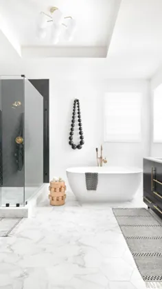 حمام مستر سیاه و پررنگ Boho توسط Ann Ueno طراحی داخلی