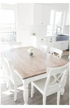 فرش اتاق ناهار خوری میز سفید
