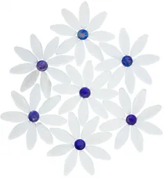 دیزی زنجیره ای |  گلبرگهای سفید با مراکز کاشی شیشه ای رنگین کمانی آبی