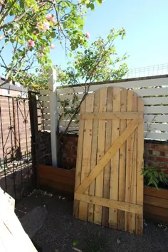 نحوه ساخت یک دروازه DIY از چوب پالت - Kezzabeth |  DIY و وبلاگ نوسازی