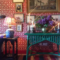 Ros Byam Shaw در اینستاگرام: "در آپارتمان زرق و برق دار Lulu Lytle برای پیش نمایش مجموعه پاییزیsoanebritain از جمله این میز لیتون چوب خیزران زیبا ، painted"