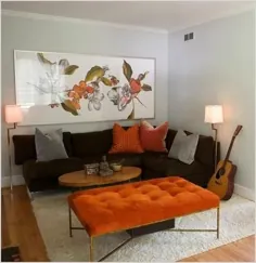 دکور اتاق نشیمن نارنجی و قهوه ای با کیفیت خوب - بلاگ مقاله